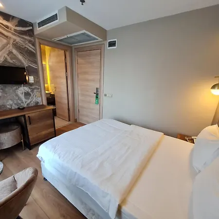 Air Boss Airport&fair Otel 4*
