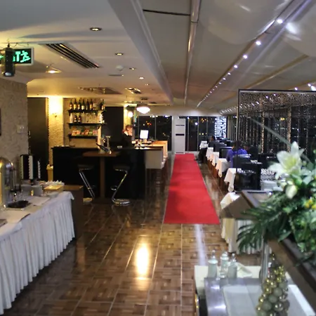 فندق Air Boss Airport And Fair