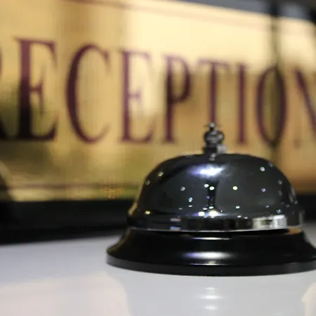 فندق Air Boss Airport And Fair 4*