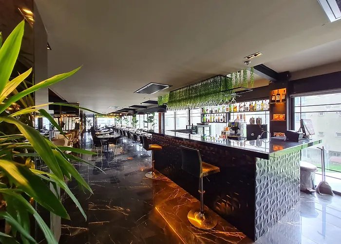 Air Boss Airport And Fair Hotel 4*